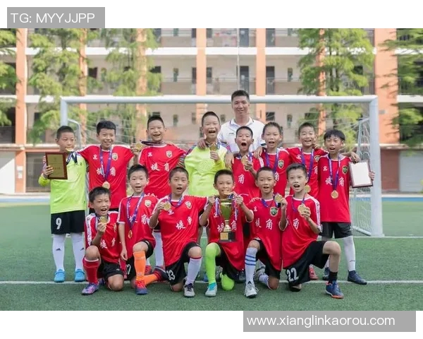 足球教练王猛:从青训到职业联赛的执教之路与成功秘诀探讨